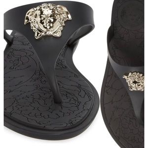 Versace Medusa thong sandals size 40. Black NWOT No box